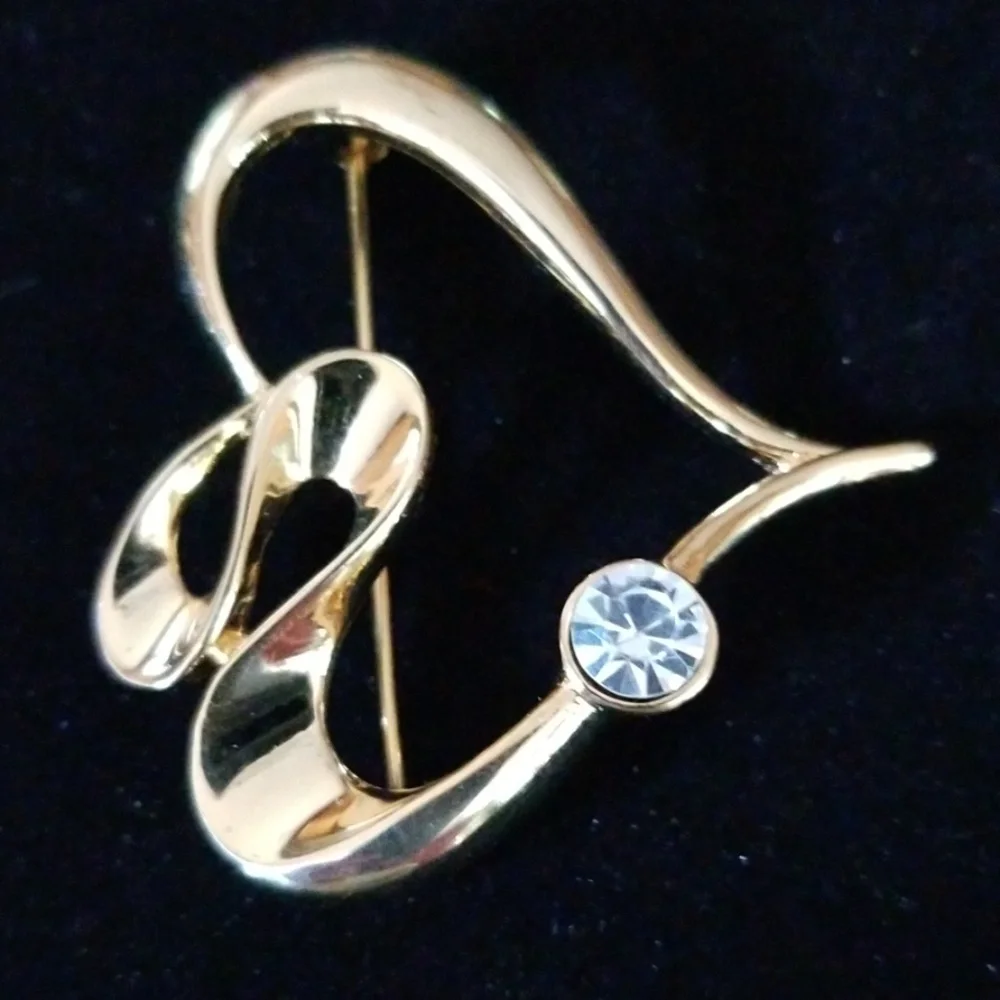 Vintage Heart Rhinestone Brooch Gold Tone - Picture 8 of 12